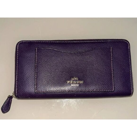 COACH Purple Crossgrain Leather Wallet w Gold Hardware AUTHENTIC - Picture 1 of 3
